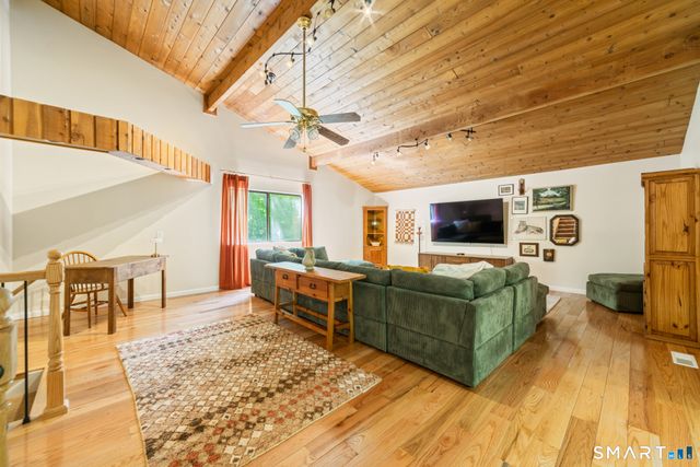 6 Arapaho Road, Brookfield, CT 06804
