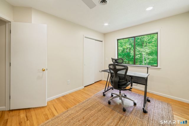 6 Arapaho Road, Brookfield, CT 06804