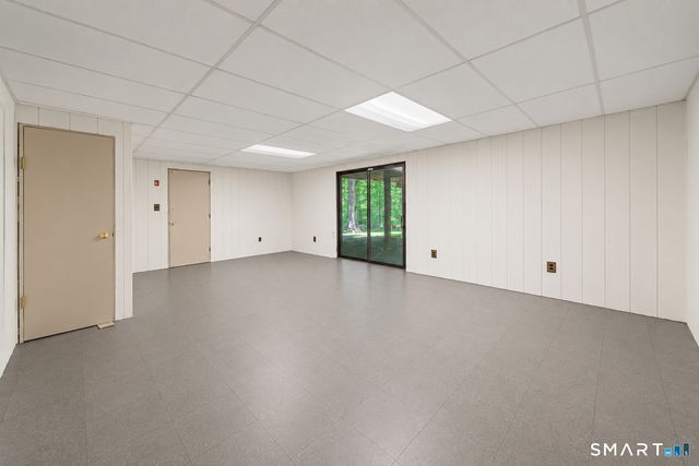 6 Arapaho Road, Brookfield, CT 06804