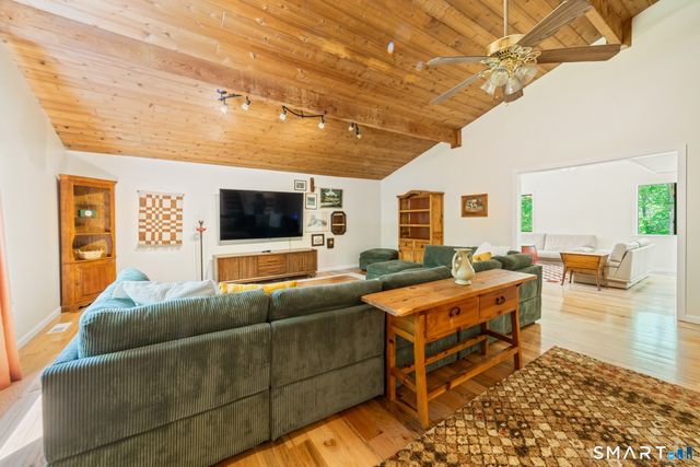 6 Arapaho Road, Brookfield, CT 06804