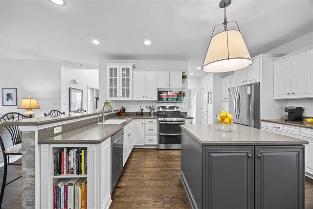 4016 Rustic Woods Dr, Jefferson Hills, PA 15025