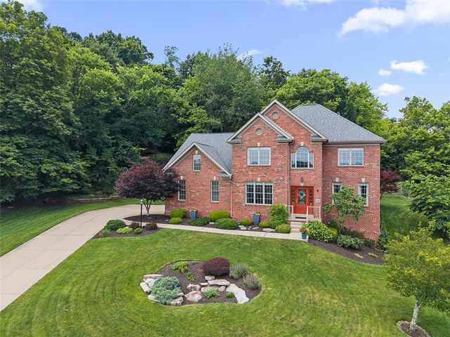 4016 Rustic Woods Dr, Jefferson Hills, PA 15025