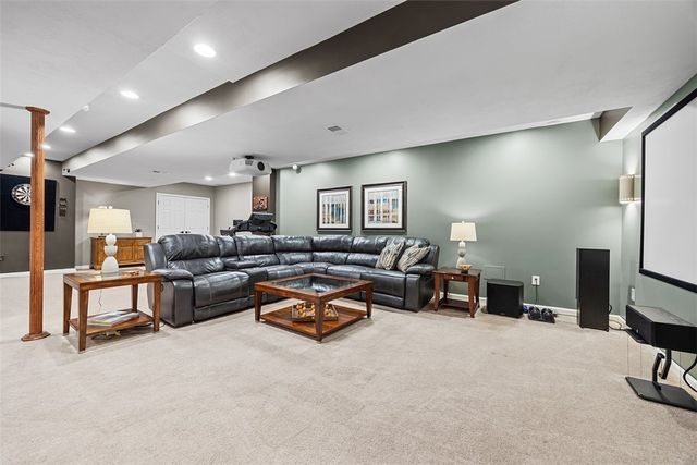 4016 Rustic Woods Dr, Jefferson Hills, PA 15025