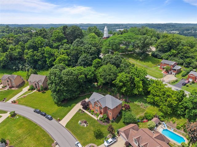 4016 Rustic Woods Dr, Jefferson Hills, PA 15025