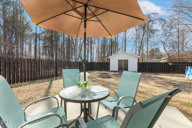 40 E Arbor Cove Court, Zebulon, NC 27597