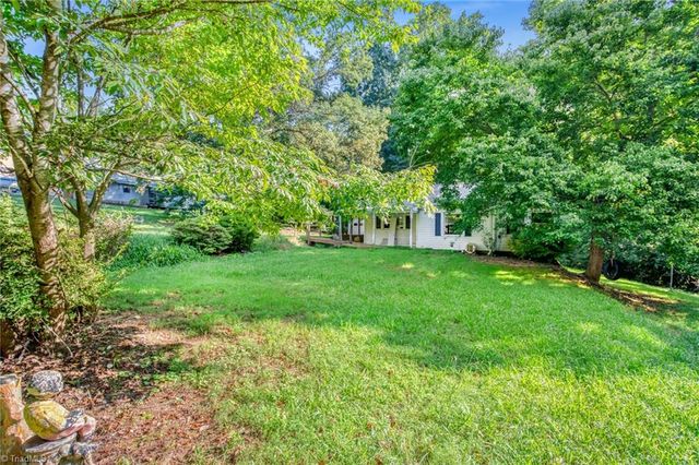 123 Old Linville Road, Kernersville, NC 27284