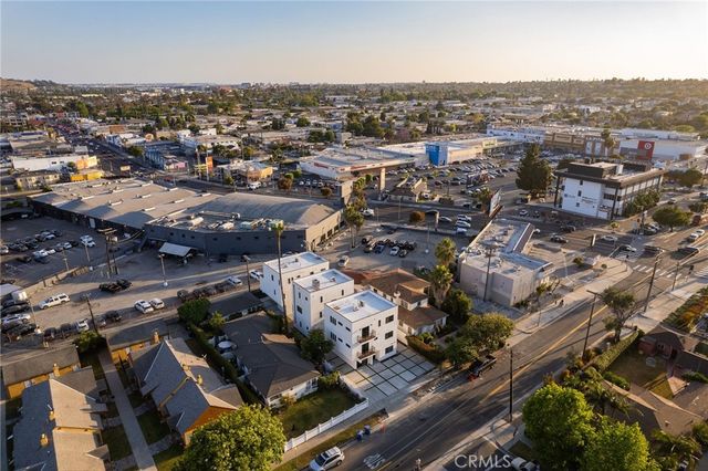 6082 W 18th Street, Los Angeles, CA 90035