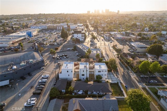 6082 W 18th Street, Los Angeles, CA 90035