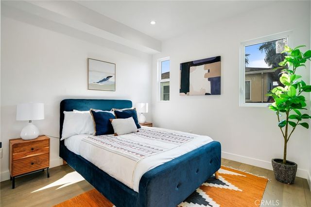 6082 W 18th Street, Los Angeles, CA 90035