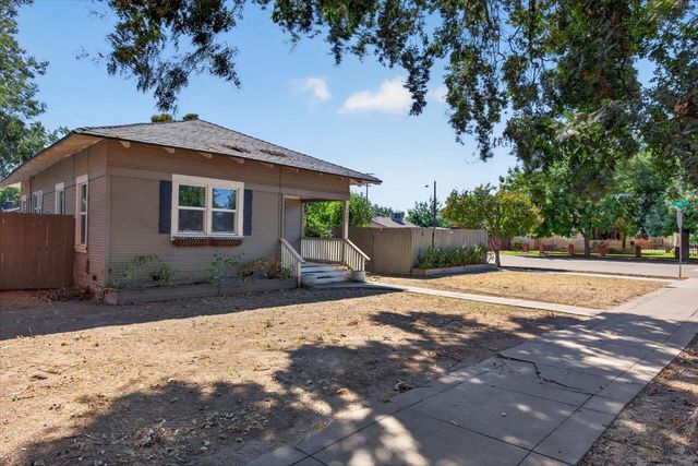 1407 E Street, Reedley, CA 93654