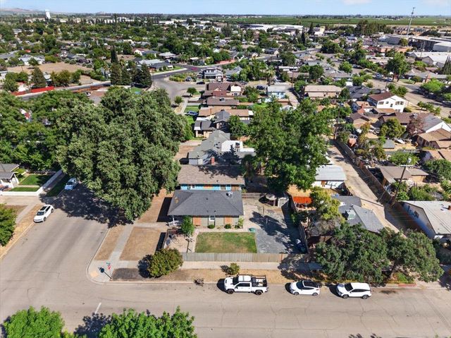 1407 E Street, Reedley, CA 93654