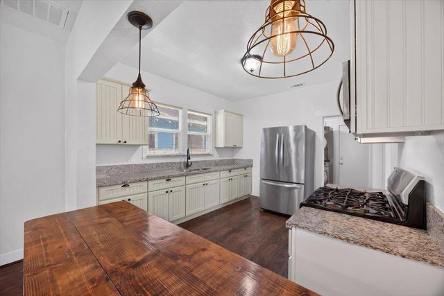 1407 E Street, Reedley, CA 93654