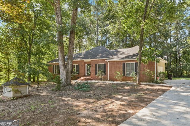 105 Spring Forest Way, Sharpsburg, GA 30277