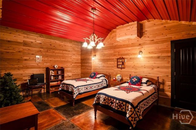 2481 Lakewood Manor Drive, Athens, GA 30606