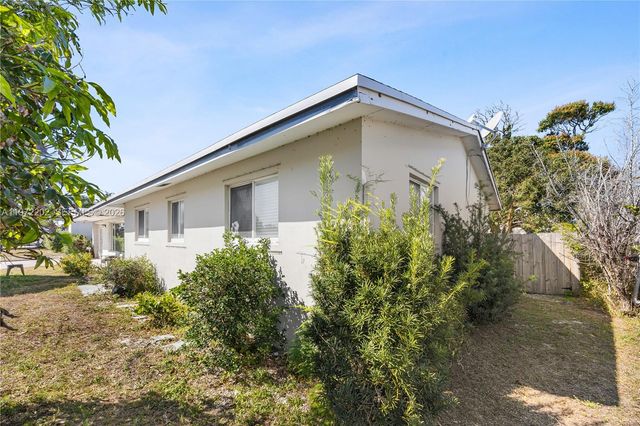 227 SW 13th Ave, Boynton Beach, FL 33435