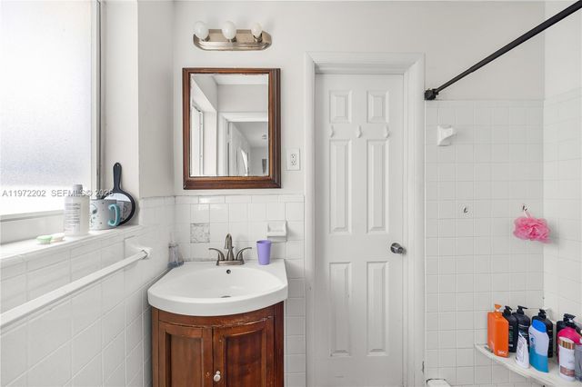 227 SW 13th Ave, Boynton Beach, FL 33435