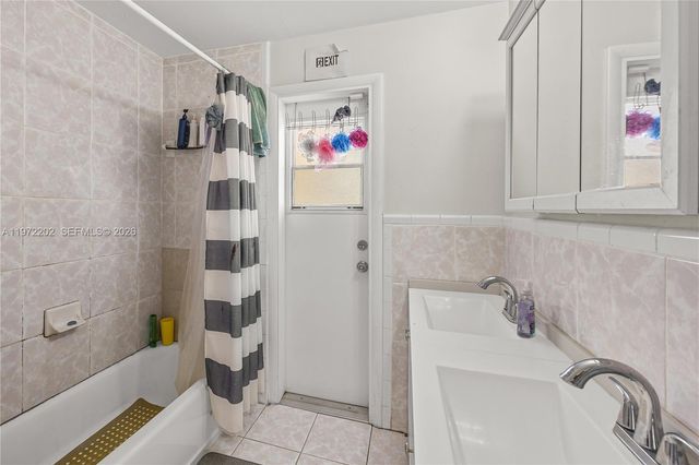 227 SW 13th Ave, Boynton Beach, FL 33435