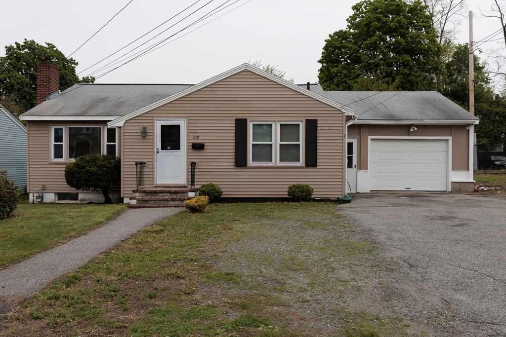 1159 Middlesex St, Lowell, MA 01851