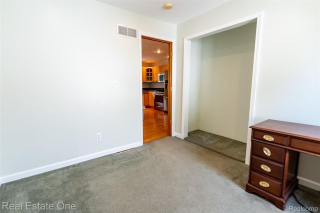 3180 Eastwood Drive, Rochester Hills, MI 48309