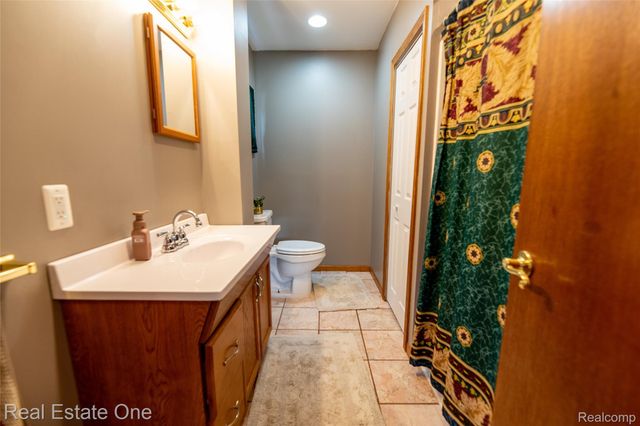 3180 Eastwood Drive, Rochester Hills, MI 48309