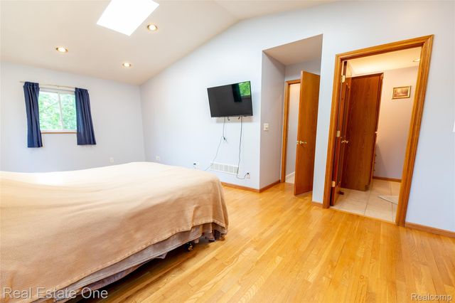 3180 Eastwood Drive, Rochester Hills, MI 48309