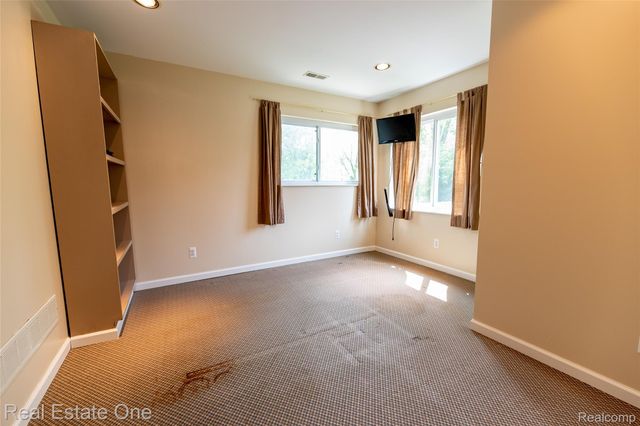 3180 Eastwood Drive, Rochester Hills, MI 48309