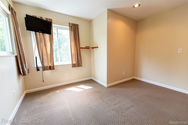 3180 Eastwood Drive, Rochester Hills, MI 48309