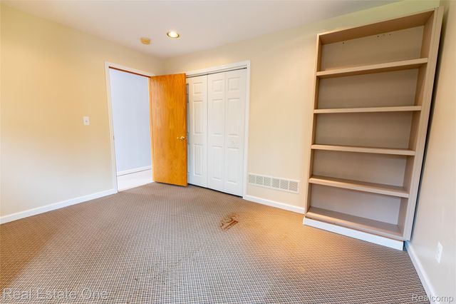 3180 Eastwood Drive, Rochester Hills, MI 48309