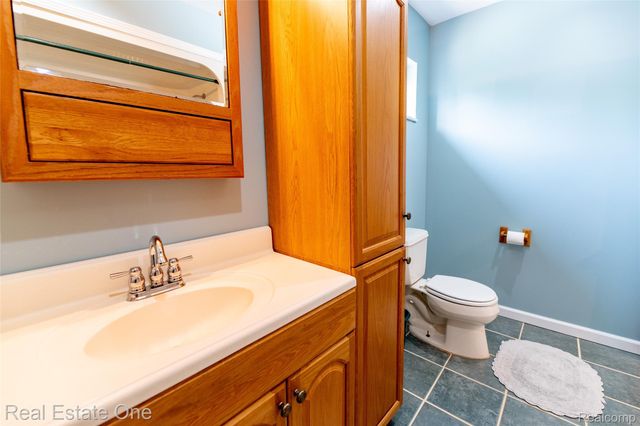 3180 Eastwood Drive, Rochester Hills, MI 48309