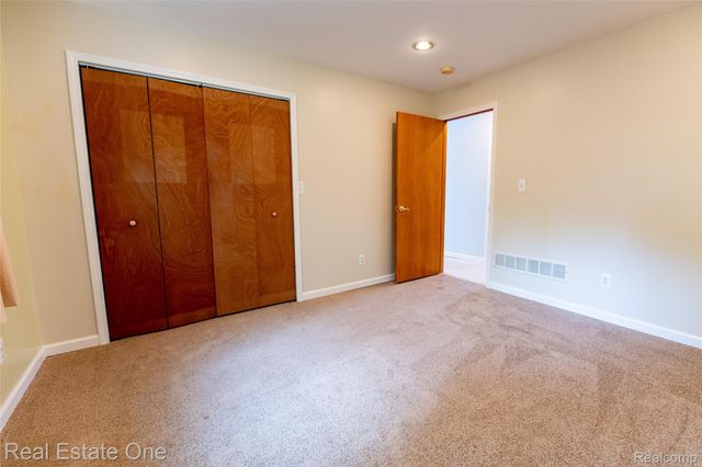 3180 Eastwood Drive, Rochester Hills, MI 48309