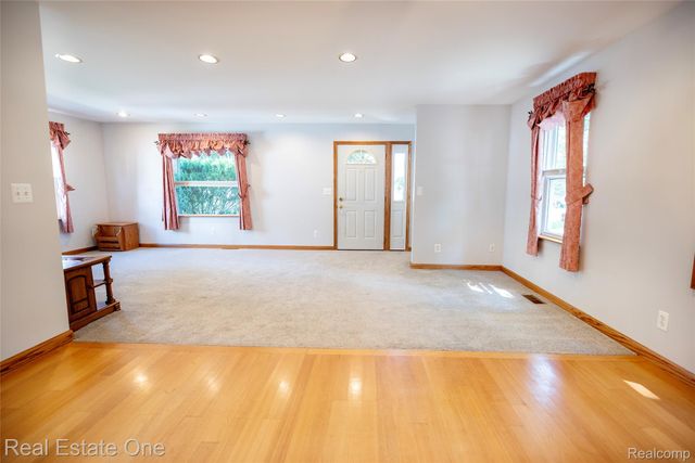 3180 Eastwood Drive, Rochester Hills, MI 48309