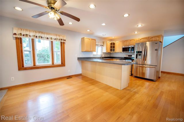 3180 Eastwood Drive, Rochester Hills, MI 48309