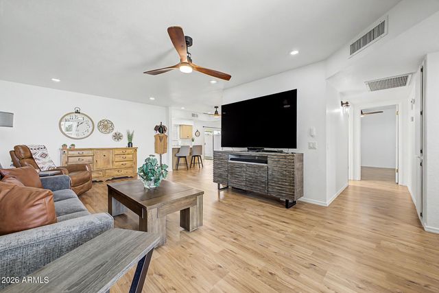 17468 N DEL WEBB Boulevard, Sun City, AZ 85373