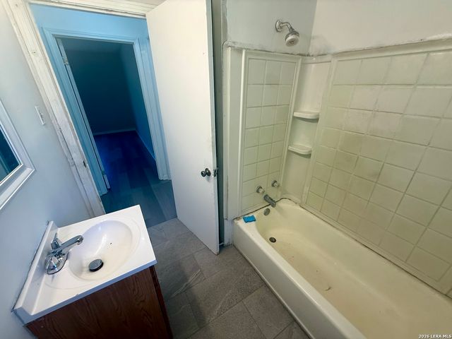 231 W Jewell, San Antonio, TX 78226