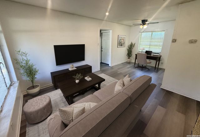 231 W Jewell, San Antonio, TX 78226