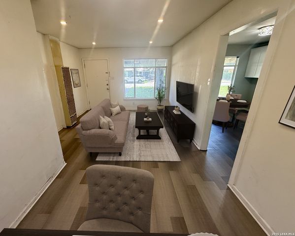 231 W Jewell, San Antonio, TX 78226
