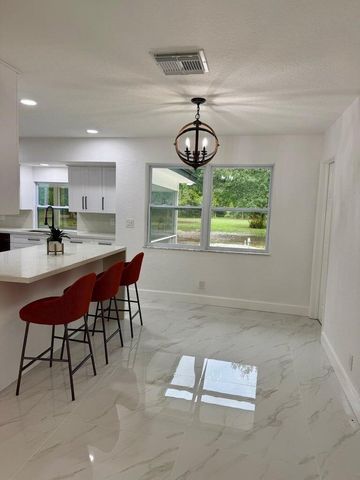 2812 F Road, Loxahatchee Groves, FL 33470