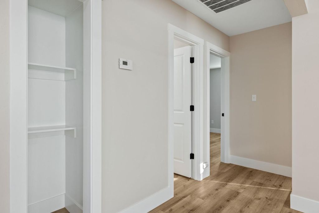 Image 12 of property listing at 3015 E Simpson Avenue, Fresno, CA 93703