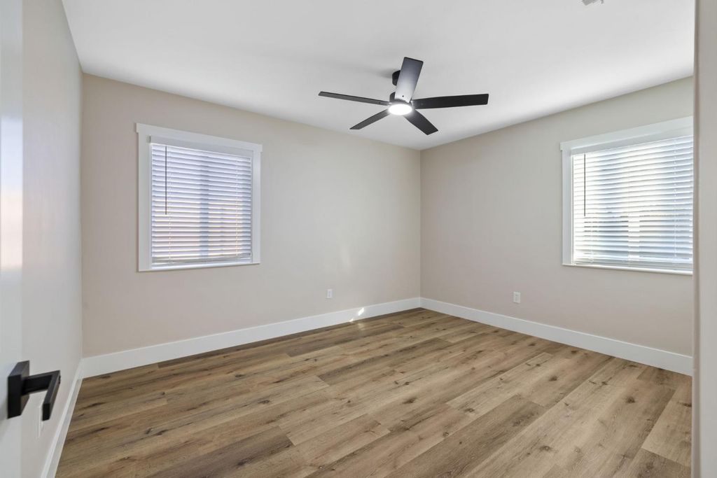 Image 14 of property listing at 3015 E Simpson Avenue, Fresno, CA 93703