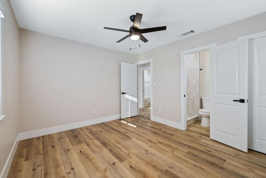 Image 17 of property listing at 3015 E Simpson Avenue, Fresno, CA 93703