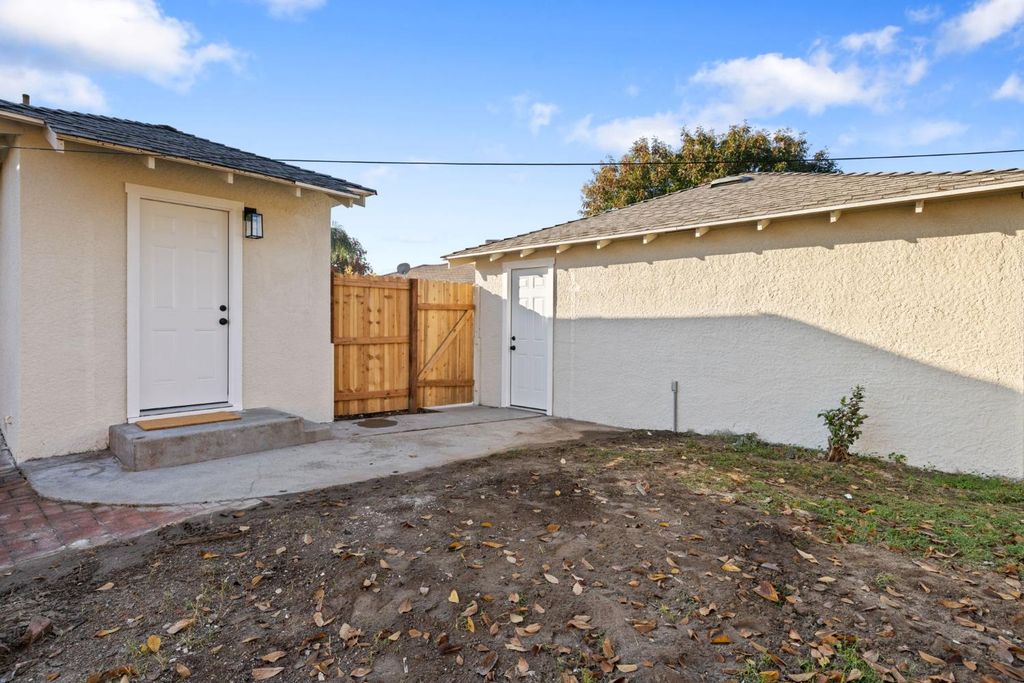 Image 21 of property listing at 3015 E Simpson Avenue, Fresno, CA 93703