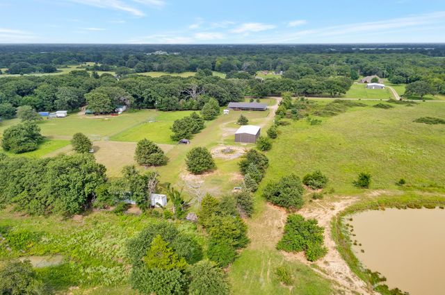 923 County Road 2415, Honey Grove, TX 75446