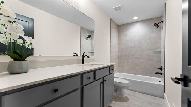 134 River Drive, Milford, MI 48381