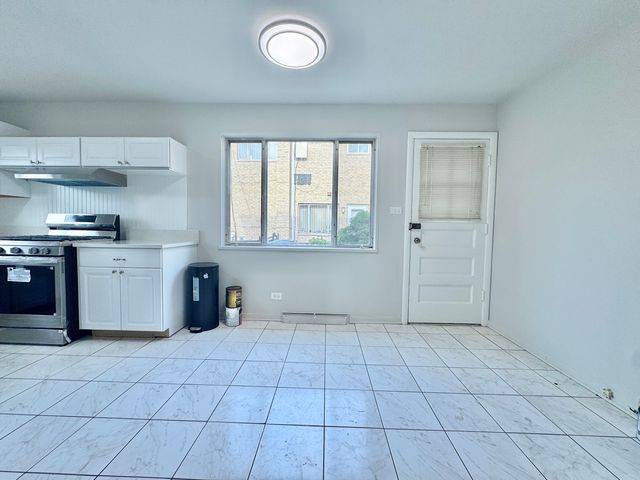 2540 W Jerome Street D, Chicago, IL 60645