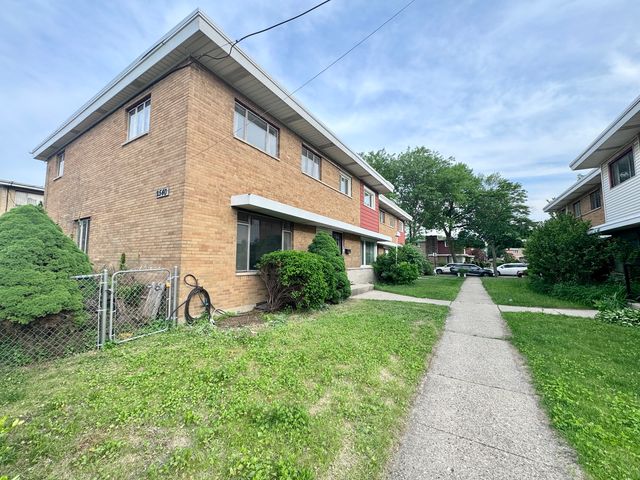 2540 W Jerome Street D, Chicago, IL 60645