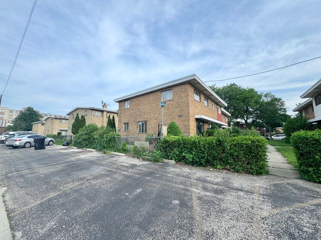 2540 W Jerome Street D, Chicago, IL 60645