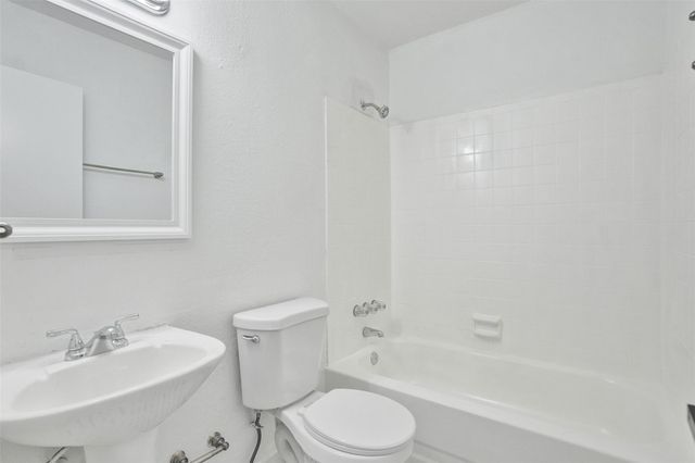 7175 Nova Dr 108, Davie, FL 33317