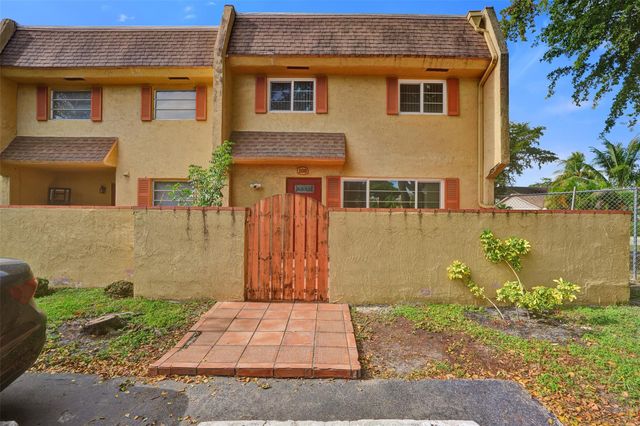 7175 Nova Dr 108, Davie, FL 33317