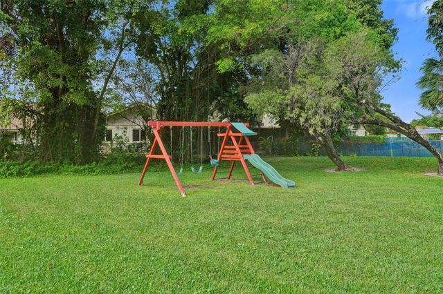 7175 Nova Dr 108, Davie, FL 33317