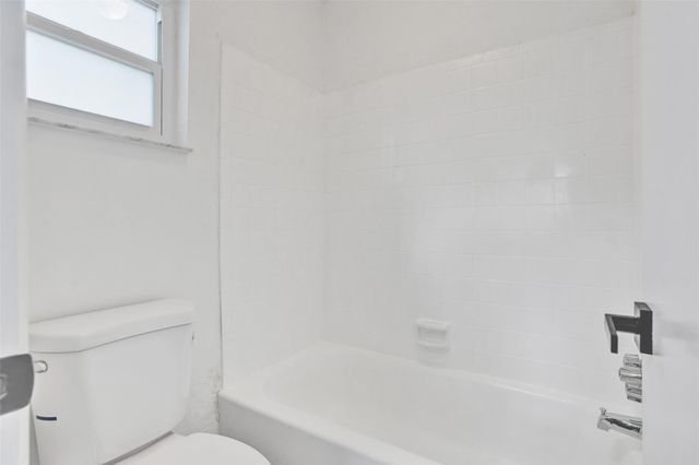 7175 Nova Dr 108, Davie, FL 33317